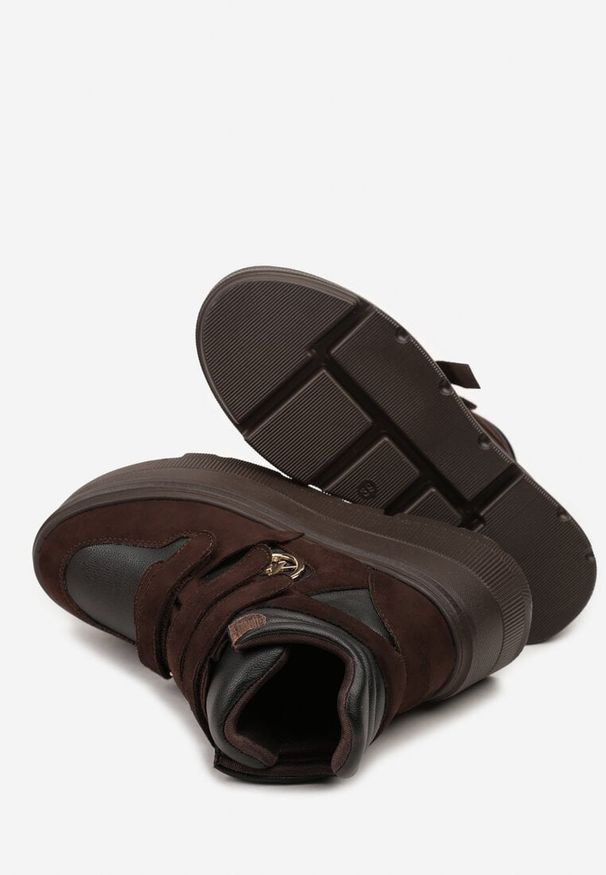 Born2be - Brązowe Botki Vices w Stylu Sneakersów na Platformie Afirriva. Okazja: na co dzień. Zapięcie: rzepy. Kolor: brązowy. Materiał: jeans. Wzór: aplikacja. Obcas: na platformie. Wysokość obcasa: średni