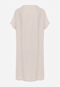 Renee - Beżowa Wiskozowa Sukienka Pudełkowa z Dekoltem w Serek Noludig. Typ kołnierza: dekolt w serek. Kolekcja: plus size. Kolor: beżowy. Materiał: wiskoza. Typ sukienki: dla puszystych #2