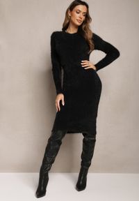 Renee - Czarna Sweterkowa Sukienka Midi Puchowa Dzianina z Wełną Breixate. Kolor: czarny. Materiał: wełna, dzianina, puch. Sezon: zima. Długość: midi