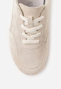 Born2be - Beżowe Perforowane Sneakersy z Zamszu Naturalnego ze Skórzaną Wkładką Mezlea. Okazja: na co dzień, do pracy. Kolor: beżowy. Materiał: skóra, zamsz #4