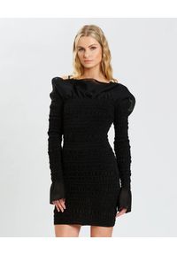 HERVE LEGER - Czarna sukienka z falbanami. Kolor: czarny. Długość rękawa: długi rękaw. Typ sukienki: dopasowane. Długość: mini