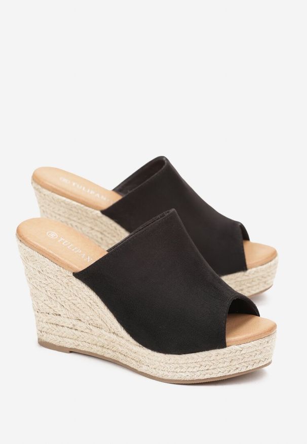 Renee - Czarne Klapki Peep Toe na Koturnie z Plecionki z Szerokim Paskiem Sadilla. Nosek buta: otwarty. Kolor: czarny. Sezon: lato, wiosna. Obcas: na koturnie