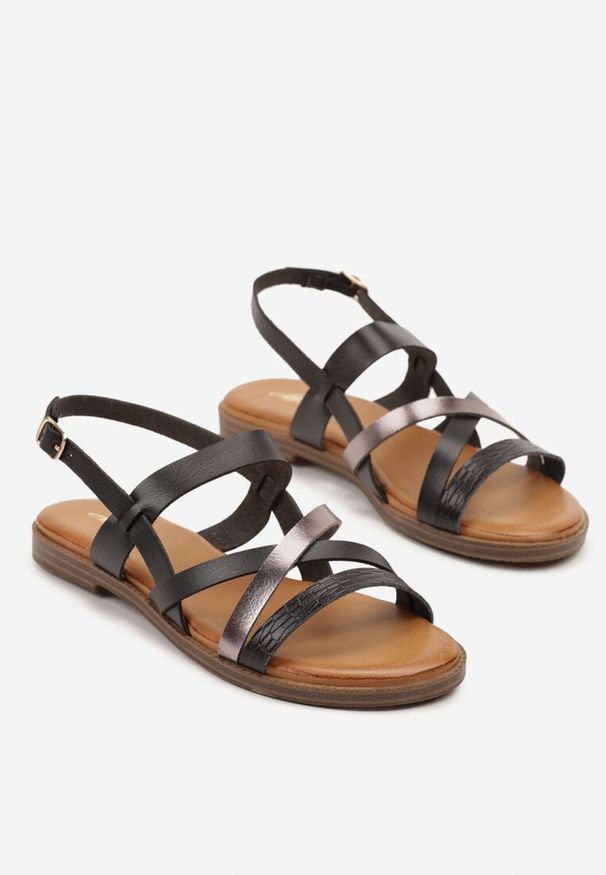 Renee - Czarne Sandały z Ozdobnymi Paskami Davirena. Okazja: na co dzień. Zapięcie: pasek. Kolor: czarny. Wzór: paski. Sezon: lato. Obcas: na obcasie. Styl: casual, elegancki. Wysokość obcasa: średni