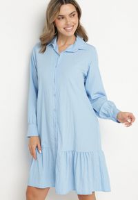 Born2be - Niebieska Sukienka z Wiskozą o Koszulowym Kroju z Falbanką Penzedi. Okazja: na co dzień. Typ kołnierza: kołnierzyk klasyczny. Kolor: niebieski. Materiał: wiskoza. Długość rękawa: długi rękaw. Typ sukienki: koszulowe. Styl: elegancki, casual, klasyczny #5