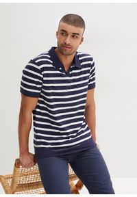 bonprix - Shirt polo z bawełny organicznej. Typ kołnierza: polo. Kolor: niebieski. Materiał: bawełna. Długość rękawa: krótki rękaw. Długość: krótkie. Wzór: aplikacja #1