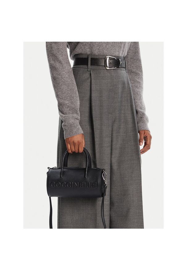 Torebka Coccinelle. Kolor: czarny