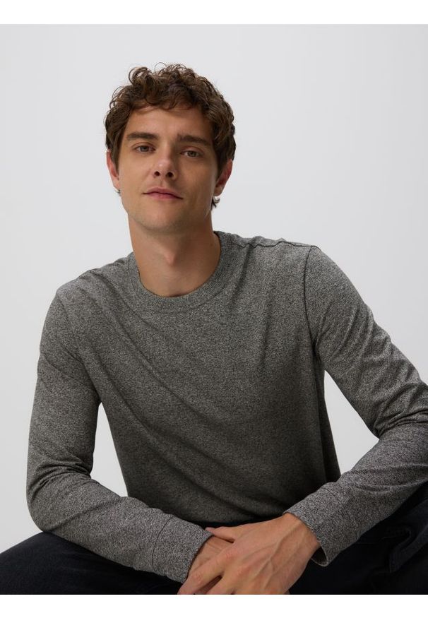 Reserved - Longsleeve regular - beżowy. Kolor: beżowy. Materiał: dzianina, bawełna. Długość rękawa: długi rękaw