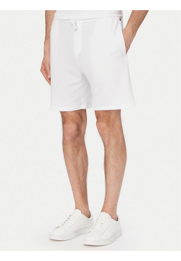 BOSS Szorty sportowe 50535884 Biały Regular Fit. Kolor: biały. Materiał: syntetyk. Styl: sportowy