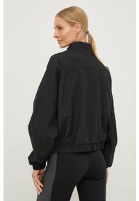 Reebok kurtka treningowa Workout Ready kolor czarny przejściowa oversize. Kolor: czarny. Materiał: skóra, materiał #2