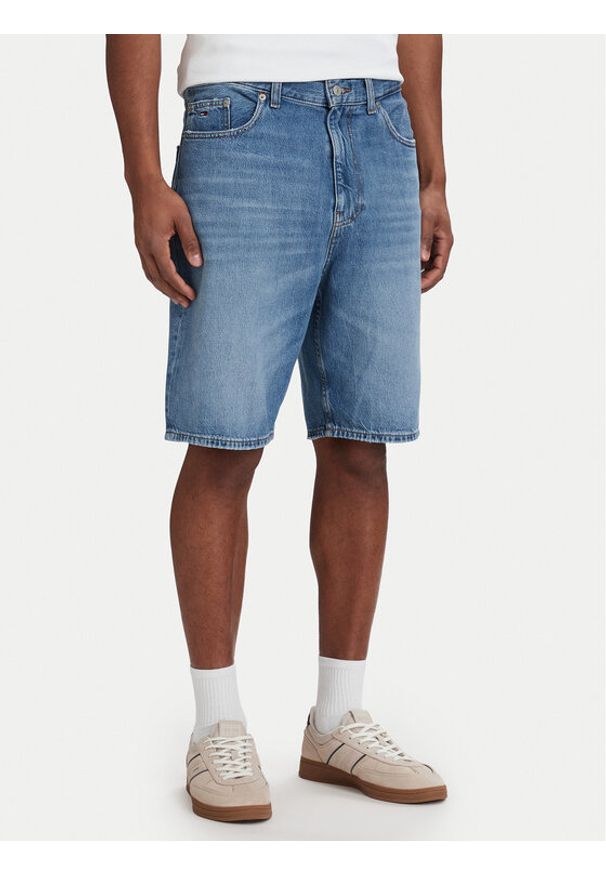 Tommy Jeans Szorty jeansowe Jaimie DM0DM22983 Niebieski Relaxed Fit. Kolor: niebieski. Materiał: bawełna