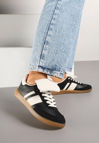 Renee - Czarne Sneakersy w Stylu Tenisówek z Wywinięciem Aveloren. Okazja: na co dzień. Zapięcie: sznurówki. Kolor: czarny. Materiał: jeans. Obcas: na płaskiej podeszwie #5