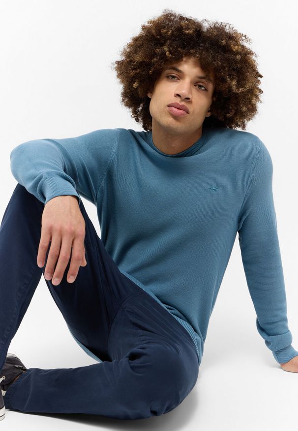 Mustang - MUSTANG ELLIOT MĘSKI SWETER ELEGANCKI LOGO PROVINCIAL BLUE 1015472 5181. Styl: elegancki