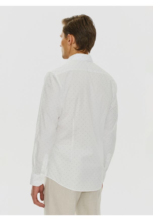 PAKO LORENTE – Biała koszula z długimi rękawami w mikrowzór P24SF-1X-023-B-S -Pako Lorente. Okazja: na co dzień. Kolor: biały. Materiał: elastan, jeans. Długość rękawa: długi rękaw. Długość: długie. Styl: casual