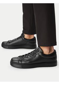 Emporio Armani Sneakersy EM005292 AF24320 UC001 Czarny. Kolor: czarny. Materiał: skóra #1