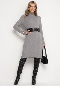 Born2be - Jasnoszara Sweterkowa Sukienka z Modalem i Wiskozą Ozdobiona Guzikami Hesalttia. Okazja: na co dzień. Kolor: szary. Materiał: wiskoza. Długość rękawa: długi rękaw. Wzór: aplikacja. Typ sukienki: proste. Styl: casual, elegancki #2