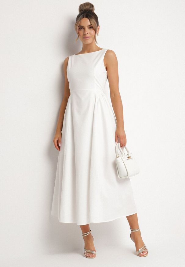 Born2be - Biała Bawełniana Sukienka o Rozkloszowanym Kroju Halowena. Okazja: na co dzień, na spacer. Kolor: biały. Materiał: bawełna. Typ sukienki: proste. Styl: casual