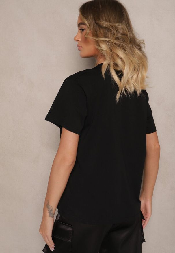 Renee - Czarna Bawełniana Bluzka z Motywem Serca Nalithra. Okazja: na co dzień. Kolor: czarny. Materiał: bawełna. Długość rękawa: krótki rękaw. Długość: krótkie. Styl: casual, elegancki, sportowy