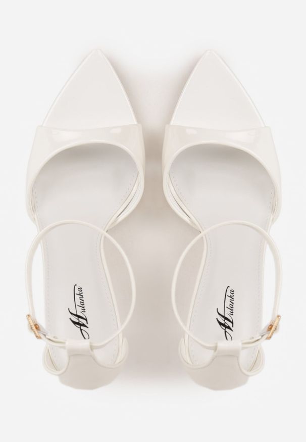 Renee - Białe Sandały z Paskiem wokół Kostki i Noskiem w Szpic z Lakierowanej Imitacji Skóry Santel. Okazja: na co dzień. Zapięcie: pasek. Kolor: biały. Materiał: lakier, skóra. Sezon: lato. Obcas: na szpilce. Styl: elegancki, klasyczny, casual