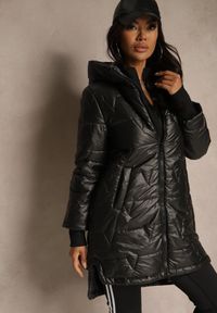 Renee - Czarna Asymetryczna Kurtka z Pikowanymi Przeszyciami i Kapturem Eleadrre. Okazja: na co dzień. Kolor: czarny. Materiał: jeans. Styl: klasyczny, sportowy, casual, elegancki #3