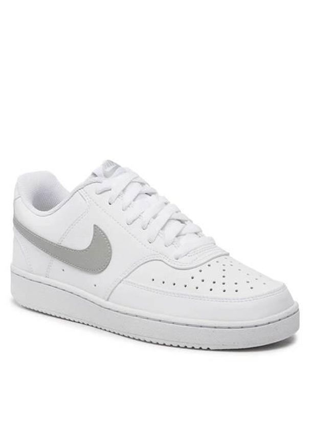 Buty do chodzenia męskie Nike Court Vision Lo Nn. Zapięcie: sznurówki. Kolor: biały, wielokolorowy. Materiał: materiał, skóra. Szerokość cholewki: normalna. Model: Nike Court. Sport: turystyka piesza