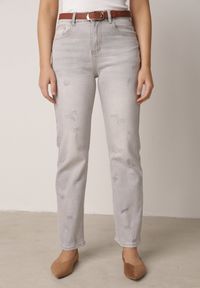 Born2be - Jasnoszare Jeansy z Bawełną i Wysokim Stanem o Prostym Kroju z Przetarciam Vimariella. Okazja: na co dzień. Stan: podwyższony. Kolor: szary. Styl: casual #6