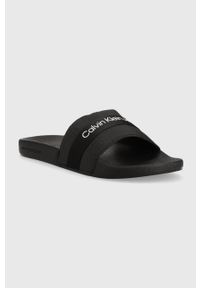 Calvin Klein Jeans klapki SLIDE WEBBING męskie kolor czarny YM0YM00393. Kolor: czarny. Materiał: włókno, materiał. Obcas: na obcasie. Wysokość obcasa: niski #3
