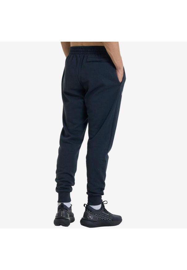 Under Armour - Spodnie dresowe męskie UA Rival Fleece. Kolor: czarny. Materiał: dresówka. Sport: joga i pilates