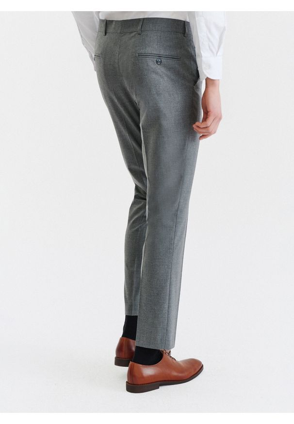 Pako Lorente - PAKO LORENTE – Szare gładkie spodnie garniturowe. Kolor: szary. Materiał: wiskoza, poliester, elastan. Wzór: gładki