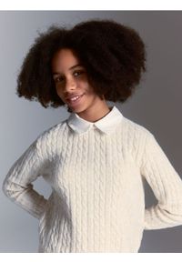 Reserved - Sweter z imitacją koszuli - kremowy. Kolor: kremowy. Materiał: dzianina #1