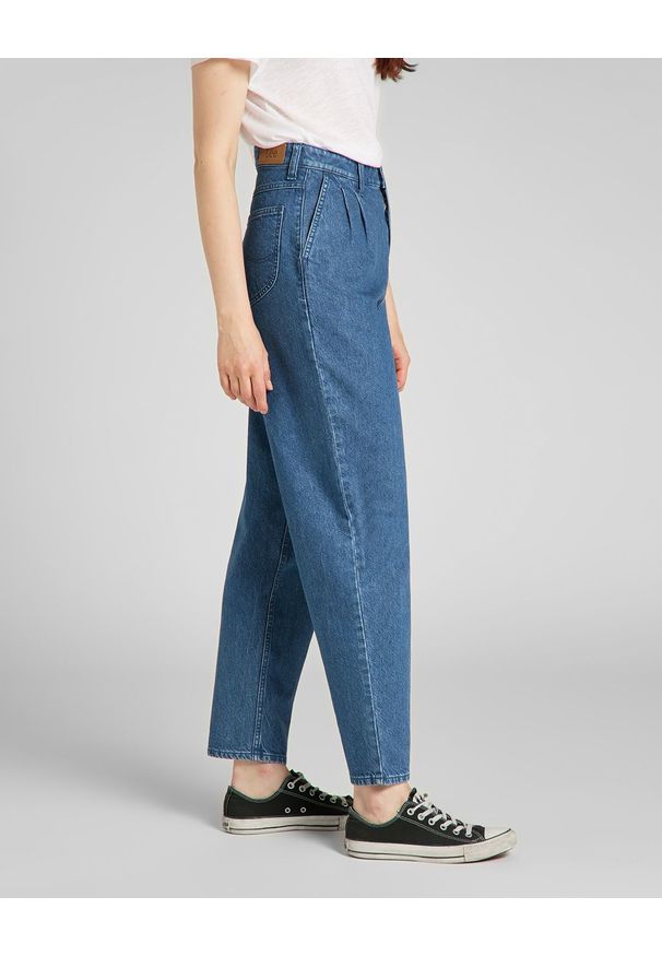 Lee - LEE PLEATED STELLA TAPER DAMSKIE SPODNIE JEANSOWE WASHED NOVA L30VOMQU 112139822