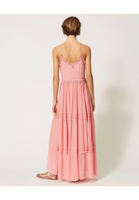 TwinSet - TWINSET - Różowa maxi sukienka na ramiączkach. Kolor: różowy, wielokolorowy, fioletowy. Materiał: koronka, wiskoza. Długość rękawa: na ramiączkach. Wzór: koronka. Styl: boho. Długość: maxi #5
