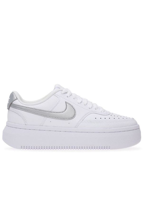 Buty Nike Court Vision Alta DM0113-101 - białe. Kolor: biały. Materiał: syntetyk, skóra, guma. Szerokość cholewki: normalna. Obcas: na platformie. Model: Nike Court