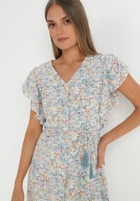 Born2be - Miętowa Sukienka Lanby. Typ kołnierza: kołnierz z falbankami. Kolor: miętowy. Materiał: materiał. Wzór: nadruk, aplikacja, kwiaty. Styl: elegancki. Długość: maxi #3