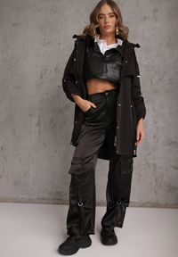 Renee - Czarna Kurtka Przejściowa Typu Parka z Odpinanym Kapturem Ozdobiona Sznurkami Fallaiah. Okazja: na co dzień. Kolor: czarny. Materiał: skóra. Wzór: aplikacja. Styl: casual #5