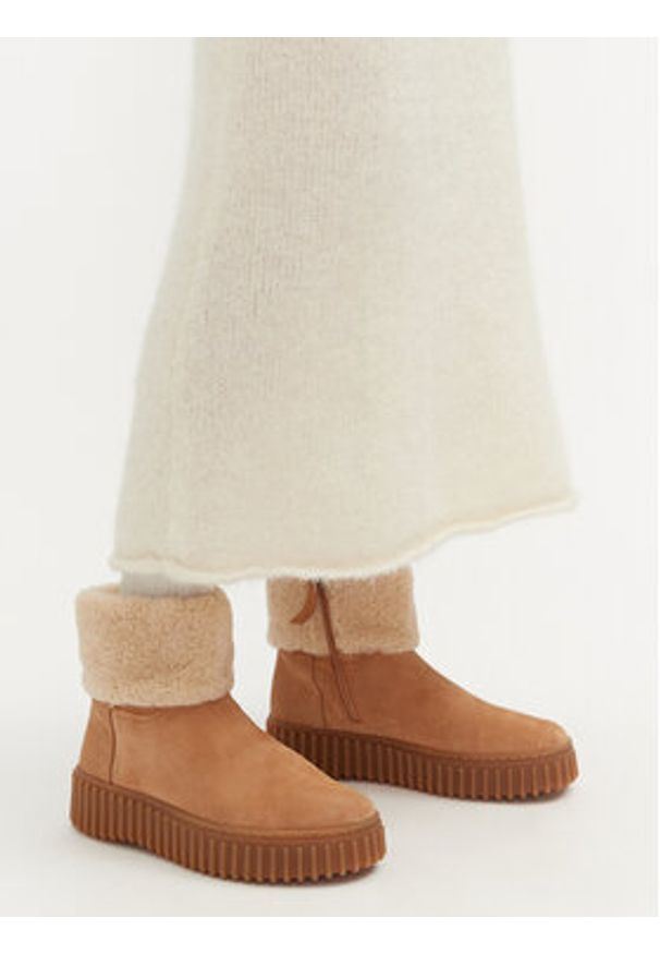 Clarks Botki Torhill Turn 26179563 Brązowy. Kolor: brązowy. Materiał: skóra, zamsz
