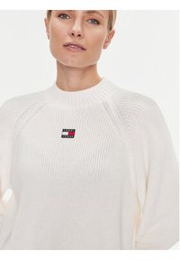 Tommy Jeans Sweter Badge DW0DW16536 Biały Relaxed Fit. Kolor: biały. Materiał: bawełna #3