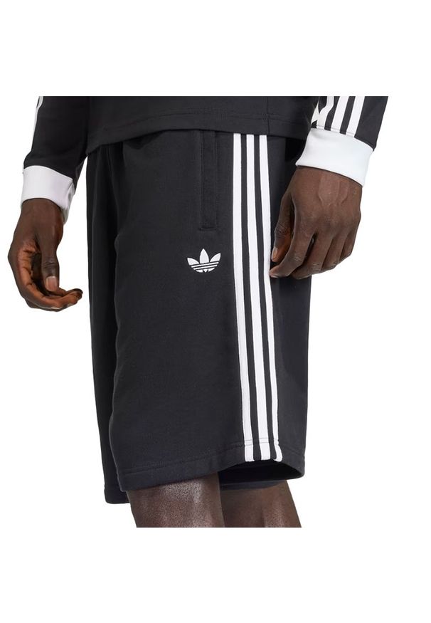 Adidas - Spodenki męskie adidas Originals 3-Stripes KE3566 - czarne. Kolor: czarny. Materiał: bawełna. Długość: do kolan. Sport: fitness