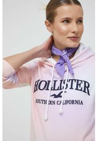 Hollister Co. bluza damska kolor różowy z kapturem wzorzysta. Okazja: na co dzień. Typ kołnierza: kaptur. Kolor: różowy. Materiał: dzianina. Wzór: aplikacja. Styl: casual #5