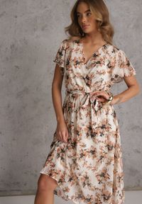 Renee - Pomarańczowa Kopertowa Sukienka z Wiązanym Paskiem w Kwiatowy Print z Brokatem Runewea. Okazja: na randkę. Kolor: pomarańczowy. Wzór: nadruk, kwiaty. Typ sukienki: kopertowe. Styl: boho #3