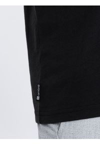 Ombre Clothing - Dzianinowy T-shirt męski z naszytą kieszonką - czarny V5 S1621 - XXL. Kolor: czarny. Materiał: dzianina. Długość rękawa: krótki rękaw. Długość: krótkie. Wzór: aplikacja. Styl: klasyczny