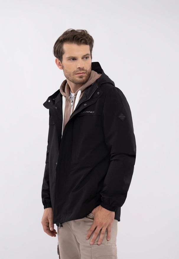 Volcano - Przeciwdeszczowa kurtka J-SISU. Kolekcja: plus size. Wzór: napisy, aplikacja. Styl: klasyczny