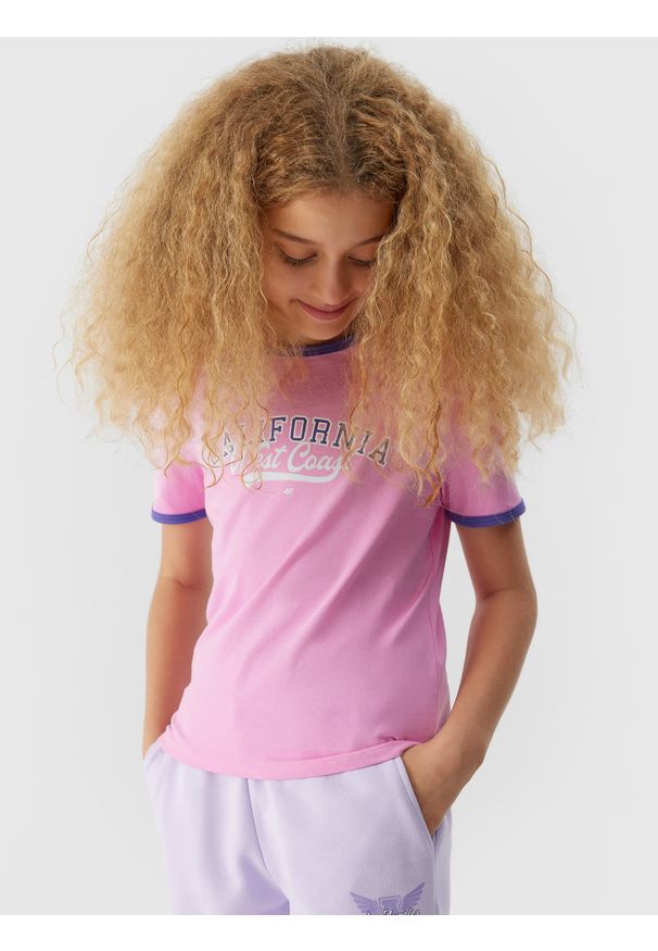 4f - T-shirt z nadrukiem dziewczęcy - różowy. Kolor: różowy. Materiał: bawełna. Długość rękawa: krótki rękaw. Wzór: nadruk