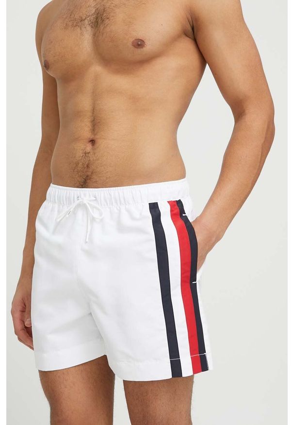 TOMMY HILFIGER - Tommy Hilfiger szorty kąpielowe kolor biały. Kolor: biały. Materiał: tkanina, poliester