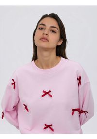Reserved - Bluza z kokardkami - różowy. Typ kołnierza: kokarda. Kolor: różowy. Materiał: dzianina, bawełna #1