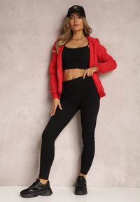 Renee - Czerwona Bluza z Kapturem Zapinana na Suwak Edan. Okazja: na co dzień. Typ kołnierza: kaptur. Kolor: czerwony. Materiał: jeans. Długość rękawa: długi rękaw. Długość: długie. Styl: sportowy, casual, elegancki, klasyczny #3