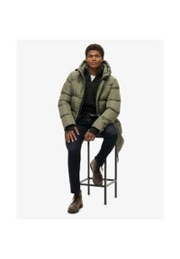 Kurtka z kapturem Superdry. Okazja: na co dzień. Typ kołnierza: kaptur. Kolor: zielony. Materiał: puch. Styl: sportowy, casual #2