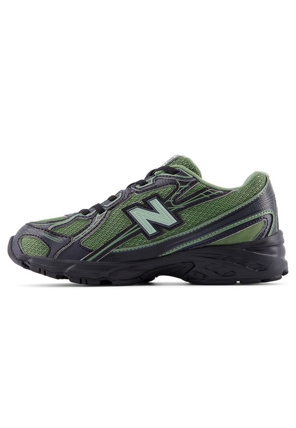 Buty dziecięce New Balance P7405DS – zielone. Kolor: zielony. Materiał: materiał, syntetyk. Szerokość cholewki: normalna. Sezon: lato. Sport: turystyka piesza