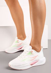 Renee - Biało-Różowe Buty Sportowe na Płaskiej Podeszwie ze Sznurowaniem Assah. Kolor: biały. Obcas: na płaskiej podeszwie #5