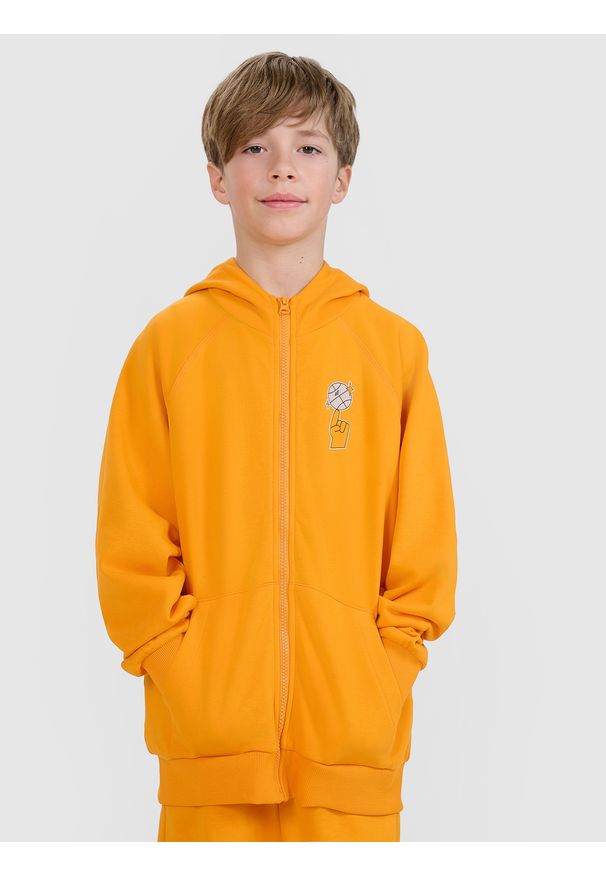 4f - 4F Bluza dresowa rozpinana z kapturem chłopięca - pomarańczowa 146 (10-11 lat). Okazja: na co dzień. Typ kołnierza: kaptur. Kolor: pomarańczowy. Materiał: dresówka. Długość rękawa: raglanowy rękaw. Wzór: gładki, ze splotem. Sezon: lato. Styl: casual, sportowy