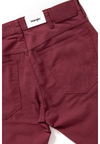 Wrangler - WRANGLER SPODNIE MĘSKIE LARSTON CORDOVAN RED W18SHD13G. Materiał: materiał #3